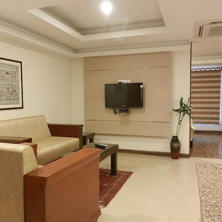 บรันตันไฮจท์เอ็คเซคคิวทีฟสวีทส์ Aparthotel บังกาลอร์ ภายนอก รูปภาพ