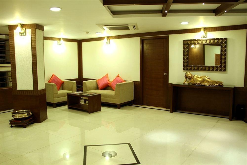 บรันตันไฮจท์เอ็คเซคคิวทีฟสวีทส์ Aparthotel บังกาลอร์ ภายนอก รูปภาพ