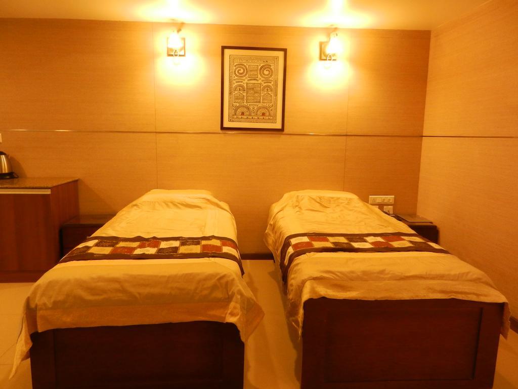 บรันตันไฮจท์เอ็คเซคคิวทีฟสวีทส์ Aparthotel บังกาลอร์ ภายนอก รูปภาพ