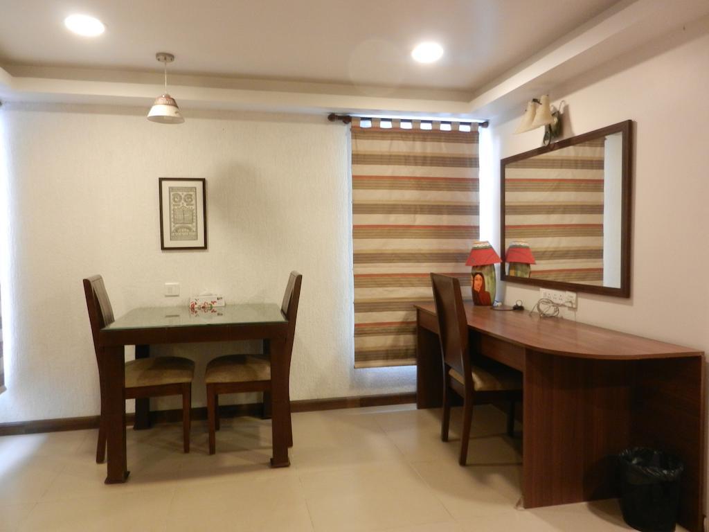บรันตันไฮจท์เอ็คเซคคิวทีฟสวีทส์ Aparthotel บังกาลอร์ ภายนอก รูปภาพ