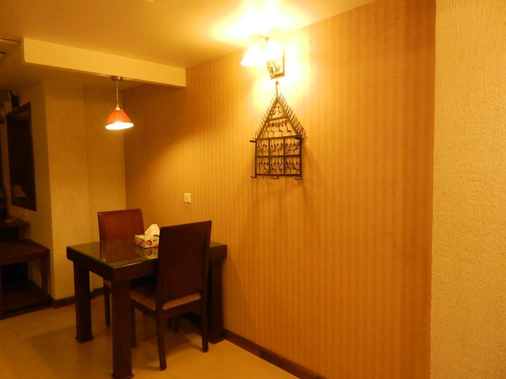 บรันตันไฮจท์เอ็คเซคคิวทีฟสวีทส์ Aparthotel บังกาลอร์ ภายนอก รูปภาพ