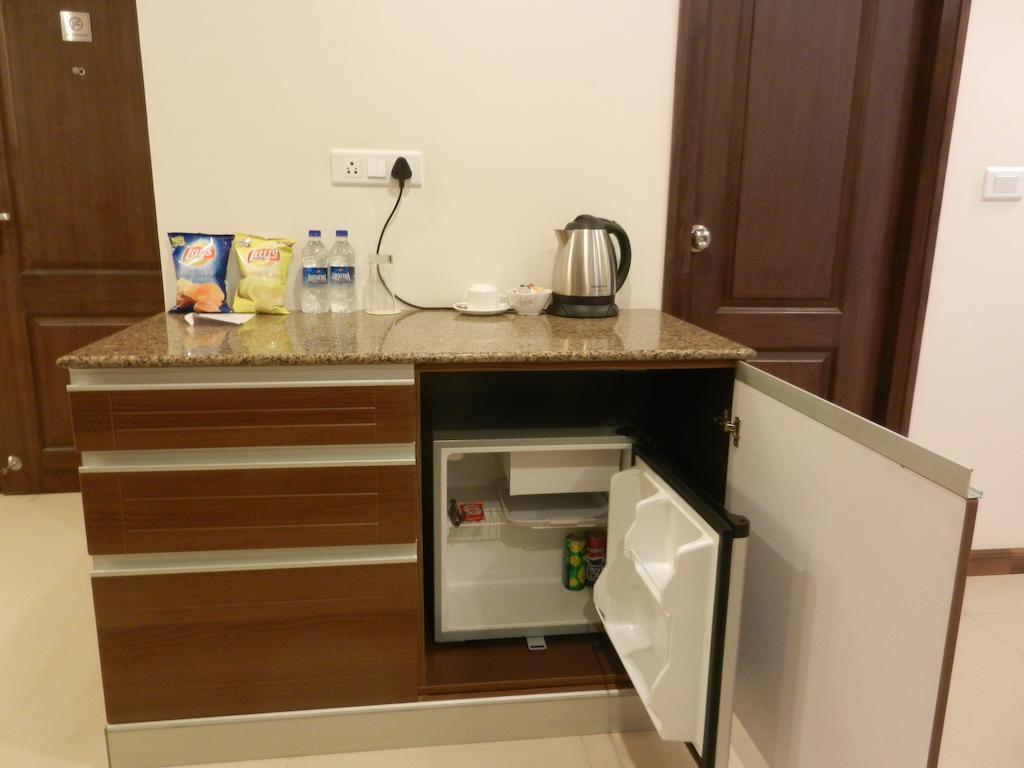 บรันตันไฮจท์เอ็คเซคคิวทีฟสวีทส์ Aparthotel บังกาลอร์ ภายนอก รูปภาพ