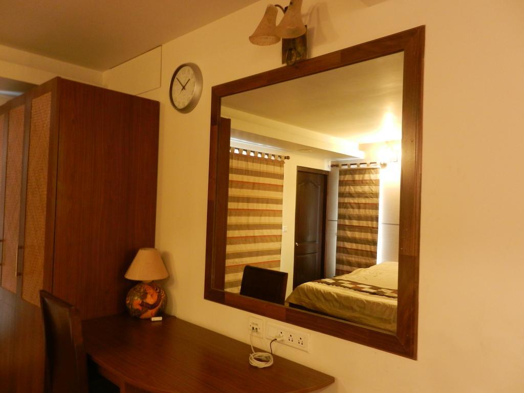 บรันตันไฮจท์เอ็คเซคคิวทีฟสวีทส์ Aparthotel บังกาลอร์ ภายนอก รูปภาพ