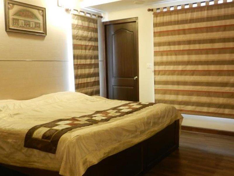 บรันตันไฮจท์เอ็คเซคคิวทีฟสวีทส์ Aparthotel บังกาลอร์ ภายนอก รูปภาพ