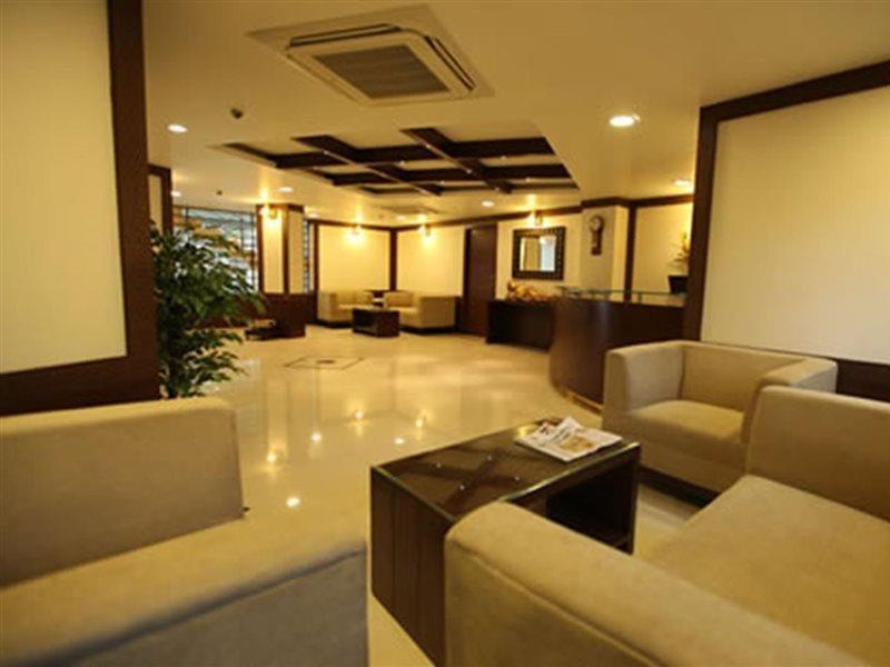 บรันตันไฮจท์เอ็คเซคคิวทีฟสวีทส์ Aparthotel บังกาลอร์ ภายนอก รูปภาพ