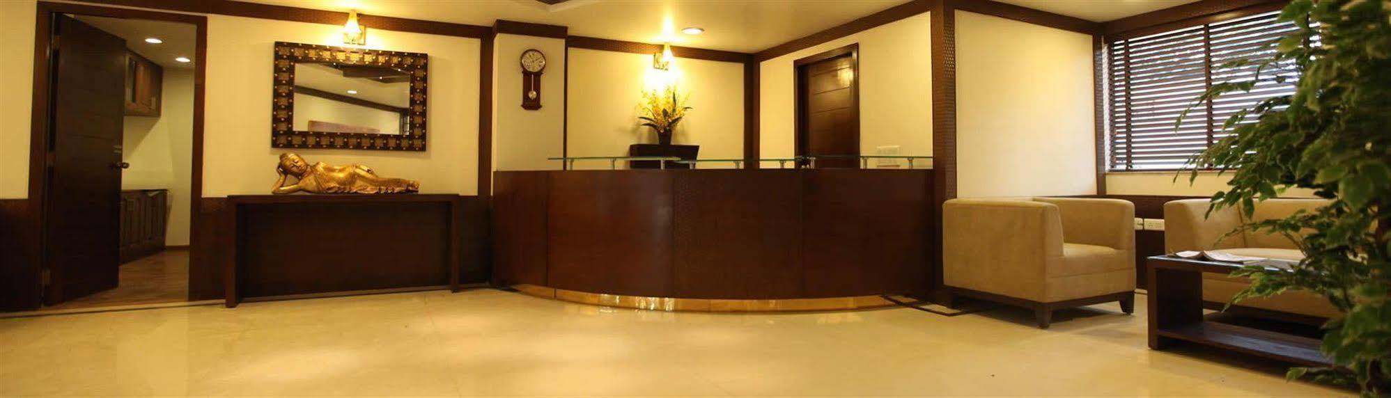 บรันตันไฮจท์เอ็คเซคคิวทีฟสวีทส์ Aparthotel บังกาลอร์ ภายนอก รูปภาพ