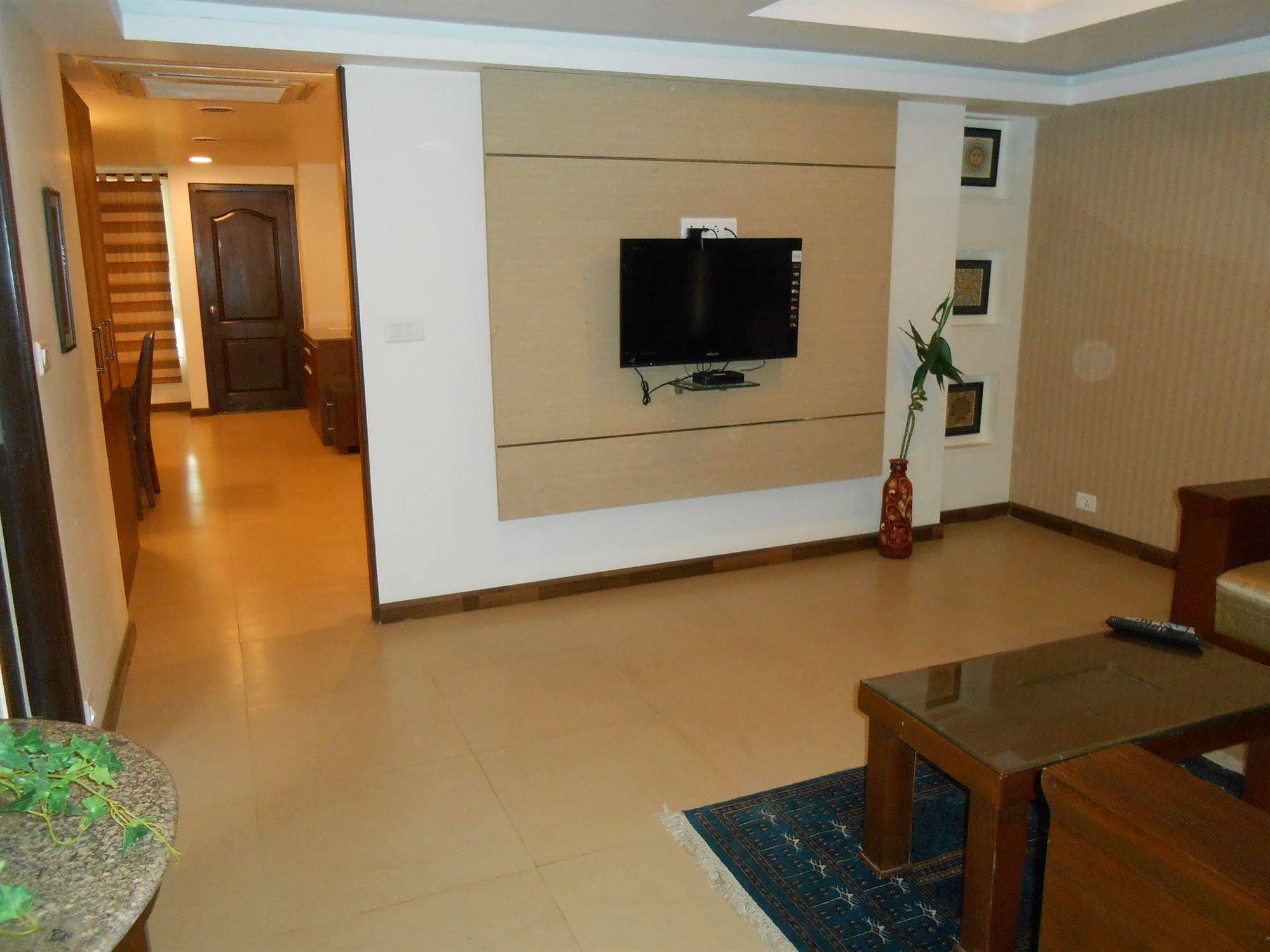 บรันตันไฮจท์เอ็คเซคคิวทีฟสวีทส์ Aparthotel บังกาลอร์ ภายนอก รูปภาพ