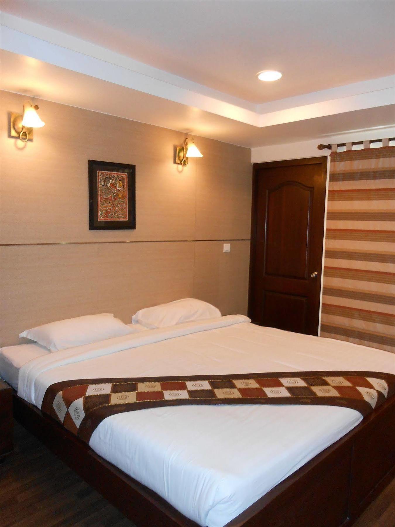 บรันตันไฮจท์เอ็คเซคคิวทีฟสวีทส์ Aparthotel บังกาลอร์ ภายนอก รูปภาพ